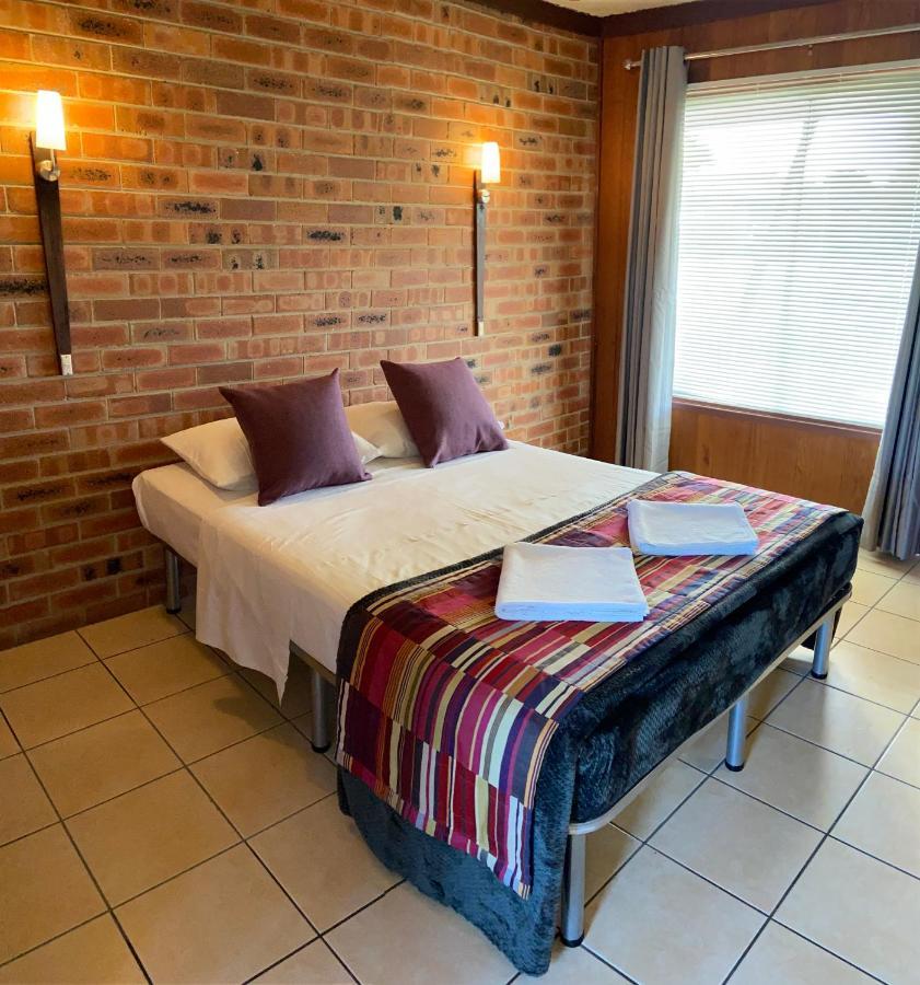 Proserpine Motor Lodge Екстериор снимка