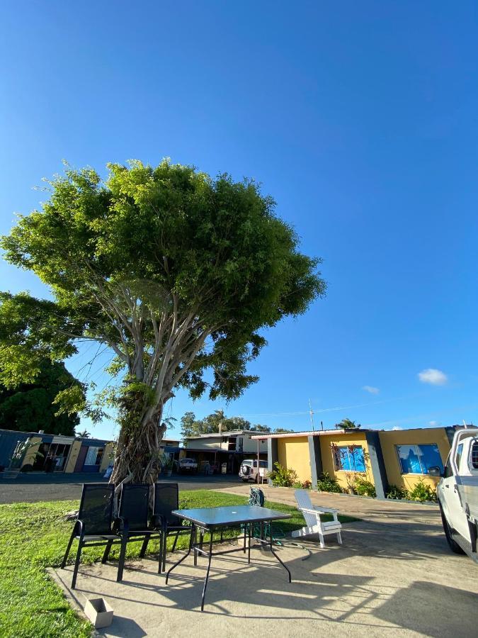 Proserpine Motor Lodge Екстериор снимка