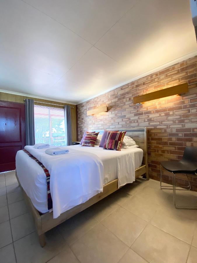 Proserpine Motor Lodge Екстериор снимка