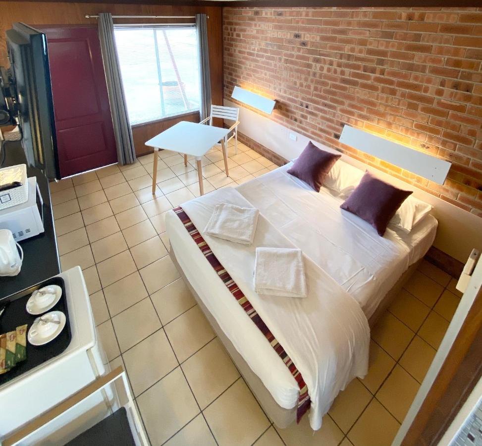 Proserpine Motor Lodge Екстериор снимка