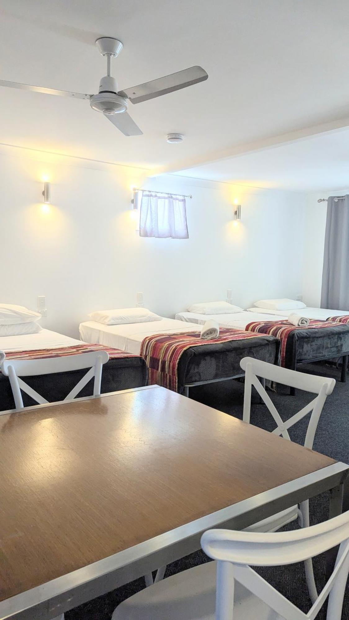Proserpine Motor Lodge Екстериор снимка