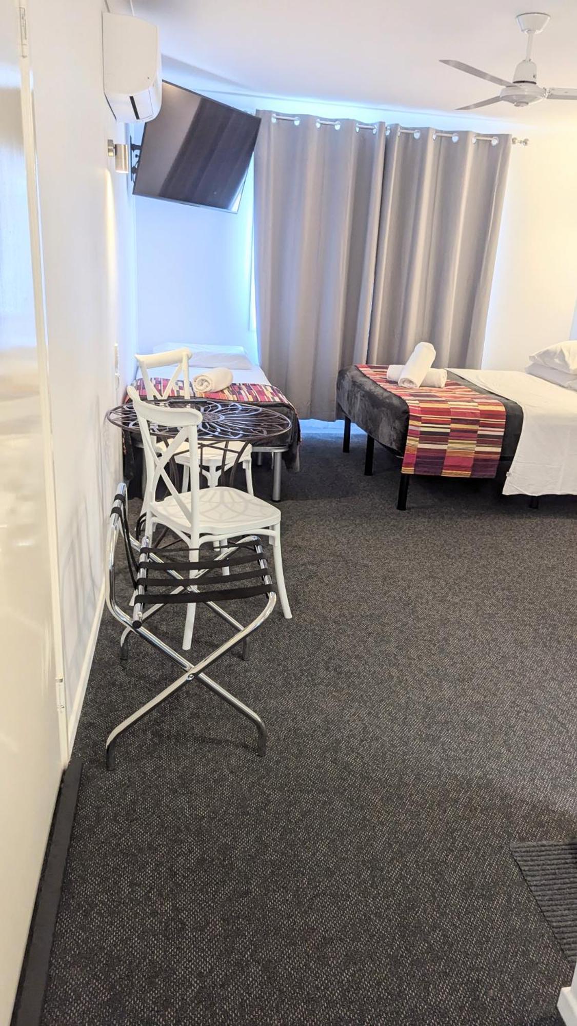 Proserpine Motor Lodge Екстериор снимка