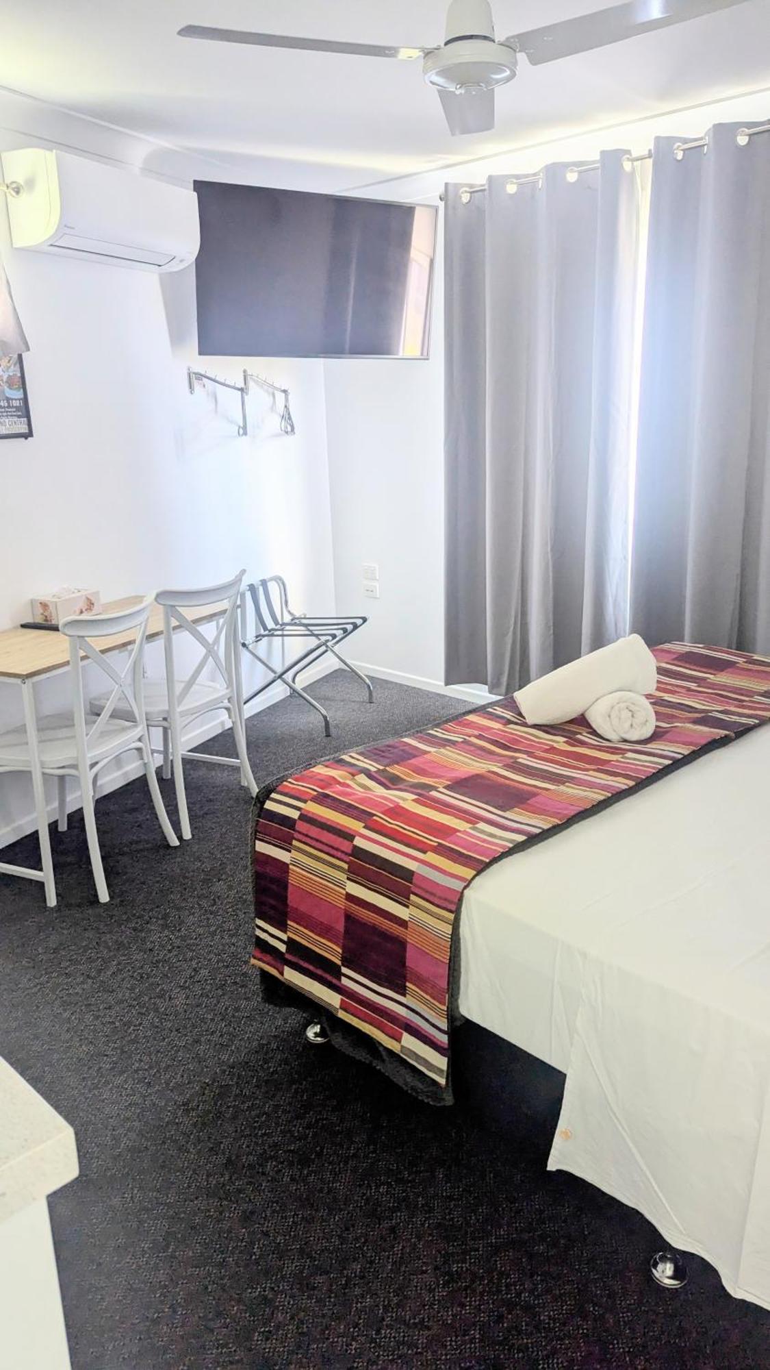 Proserpine Motor Lodge Екстериор снимка