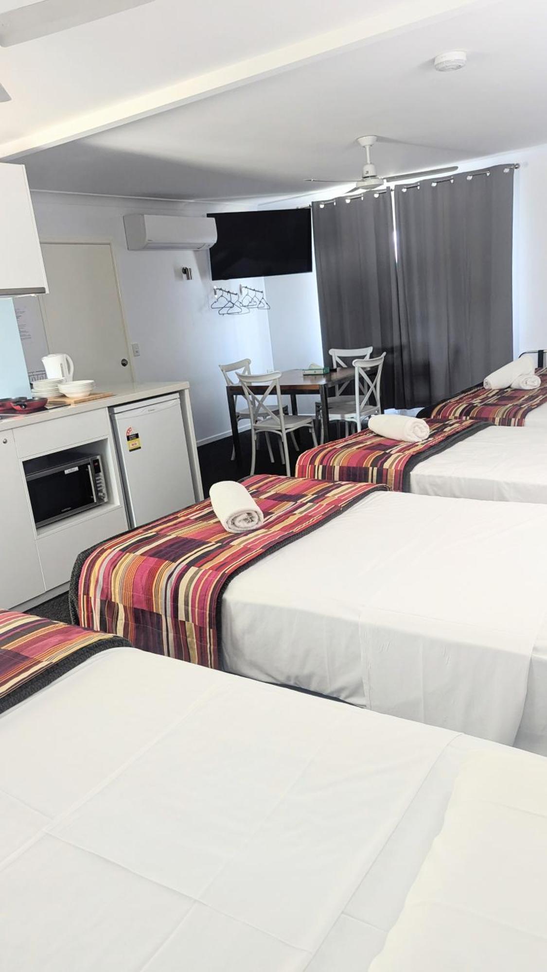 Proserpine Motor Lodge Екстериор снимка