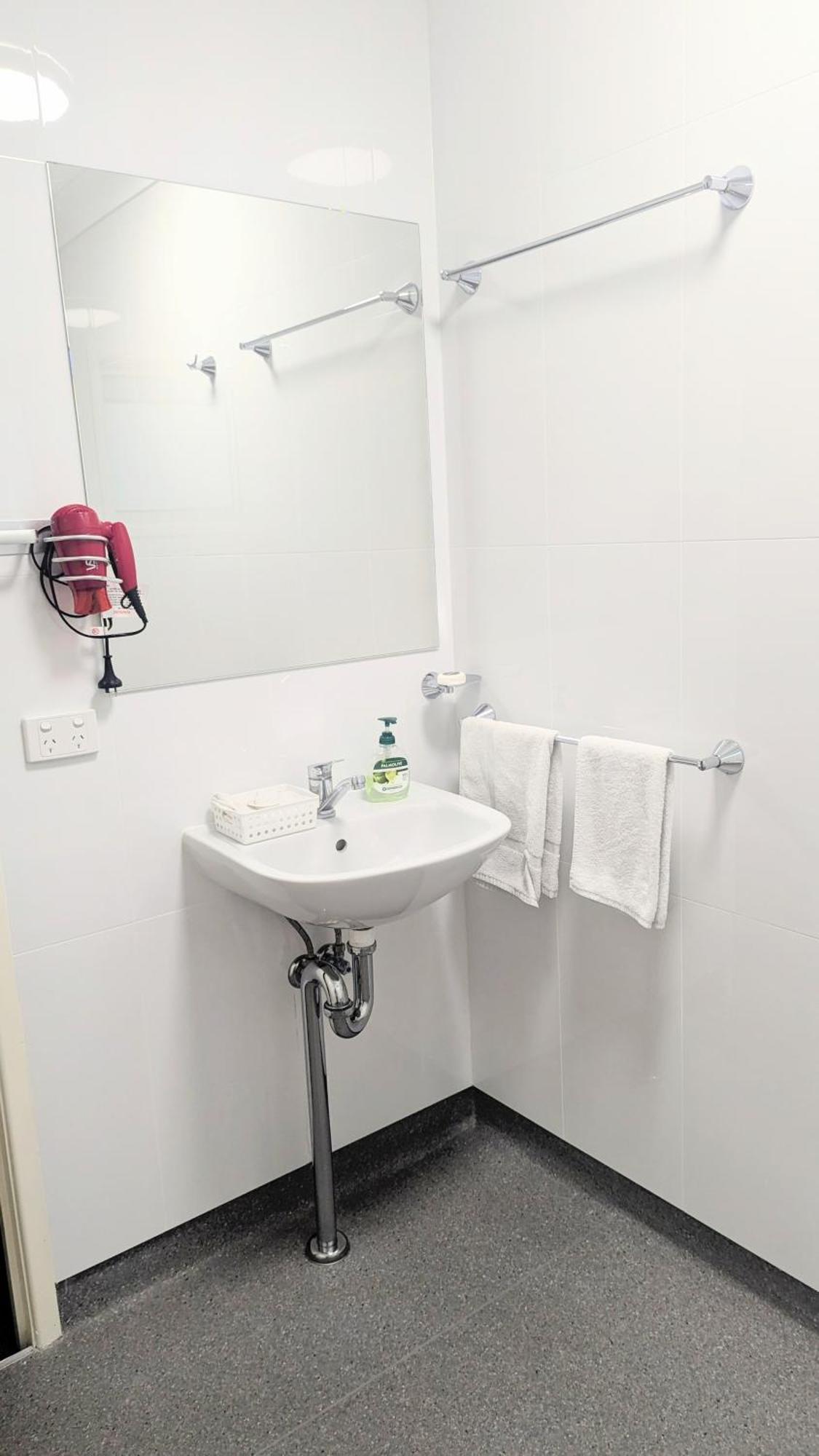 Proserpine Motor Lodge Екстериор снимка